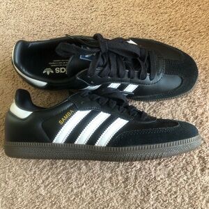 Size 6.5 women’s Adidas Samba shoes
